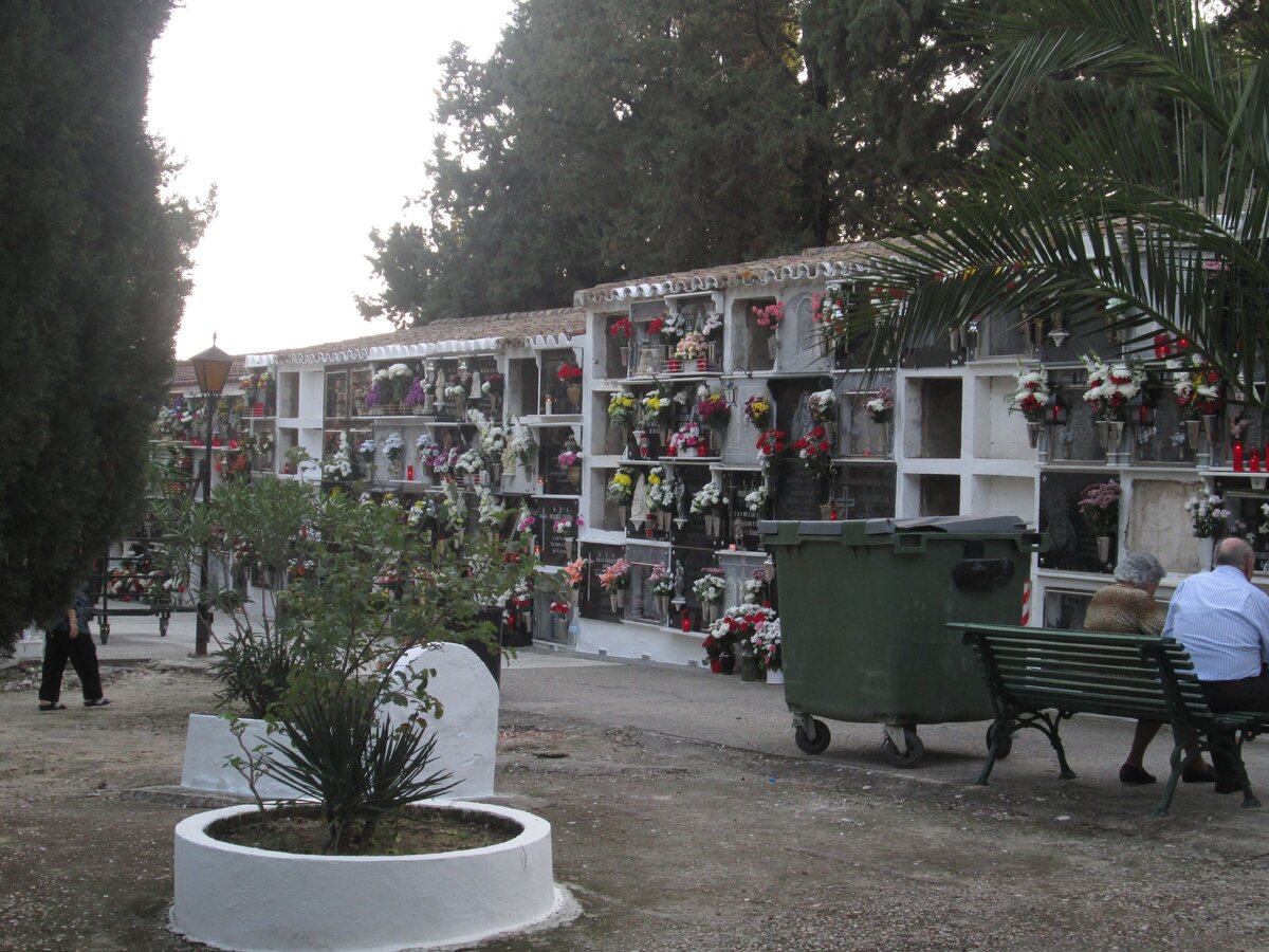 Кладбище в Андалусии