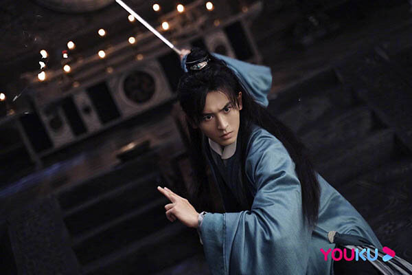 Чжань Чжэхань в роли Чжоу Цзышу в дораме "Далекие странники" - фотография взята из открытого источника.