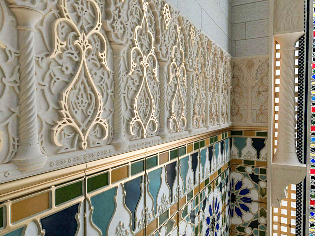 Настенная плитка и эксклюзивный декор ручной работы испанского бренда Decoramia