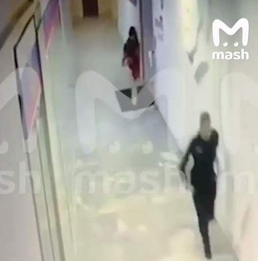 Момент стрельбы  в МФЦ на юго-востоке Москвы. Источник: Mash