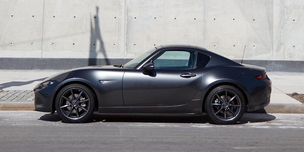 Мазда Родстер.