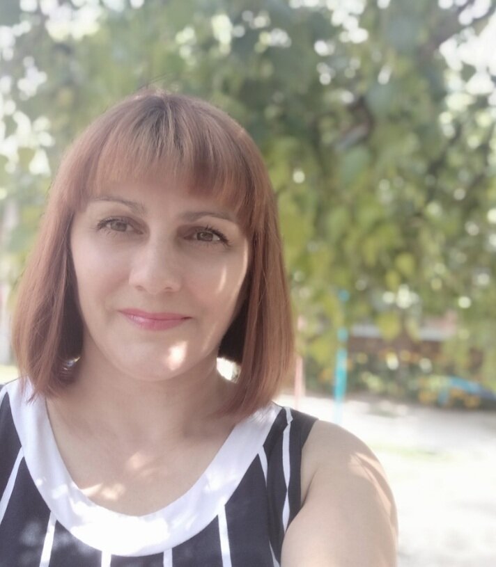 Это я, мне на этом фото 55 лет.
