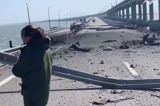    ЧП на Крымском мосту: кто сидел за рулём взорвавшейся фуры?