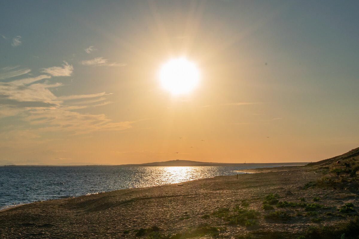 Этот закат засняла рядом с Опукским заповедником. Черное море.