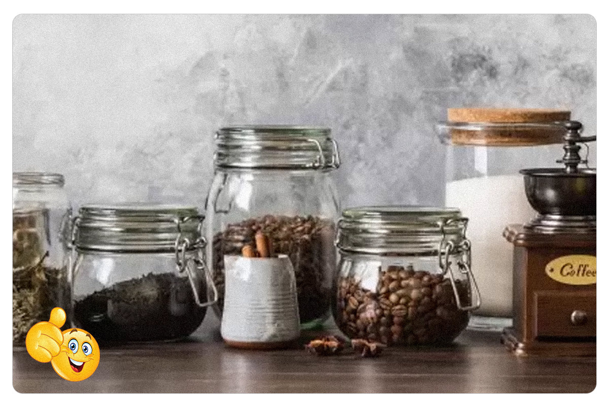 Самый удобный способ безопасного хранения кофе в течение длительного периода времени - покупать его в зернах.