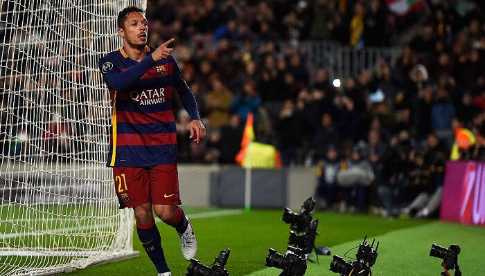 Адриано Коррея.