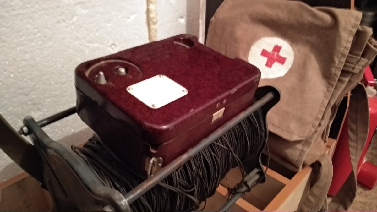 Военно - полевой телефонный аппарат ТА-57