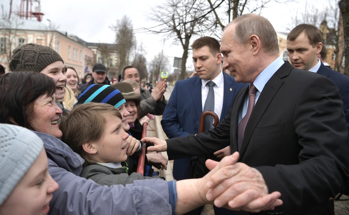 Владимир Путин в Великом Новгороде 