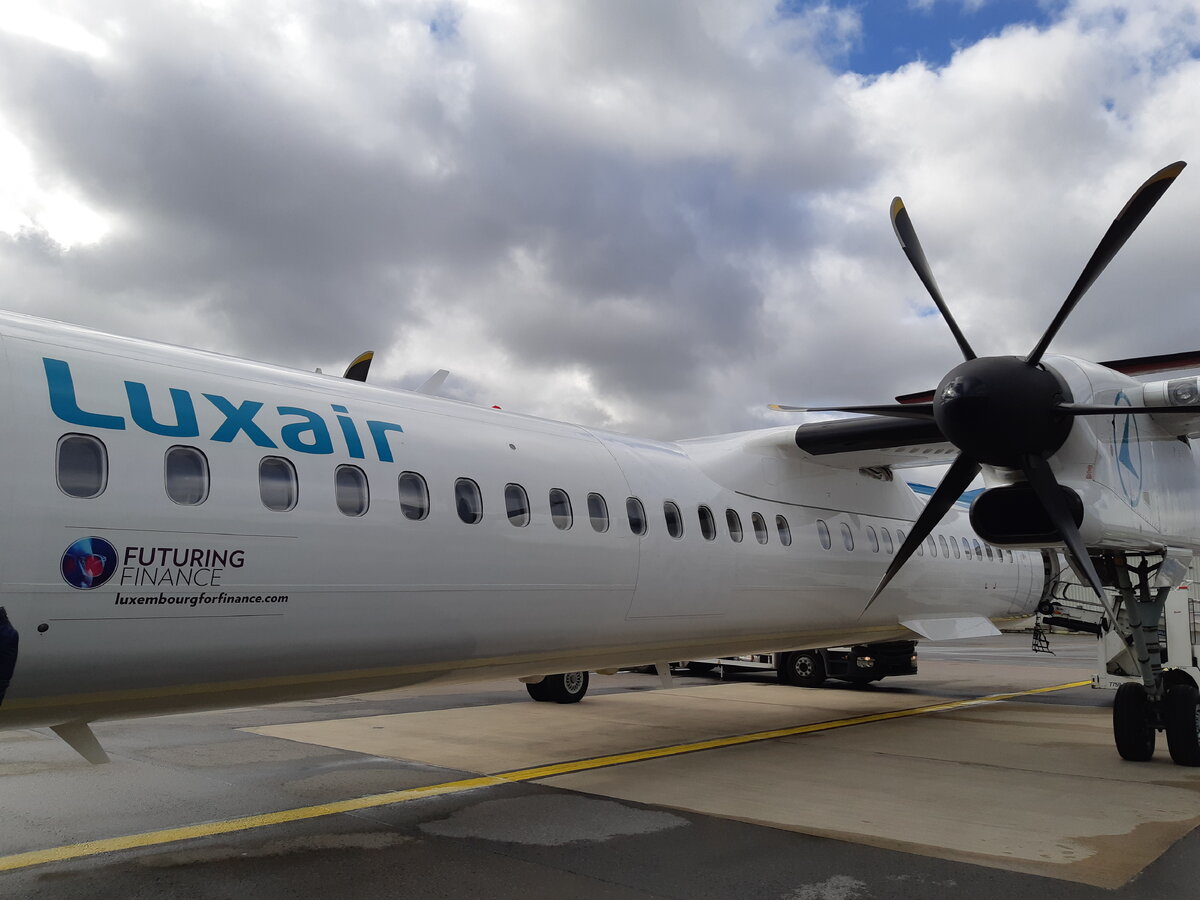 Посадка на рейс Люксембург-Париж, а/к Luxair. Март 2019 года.