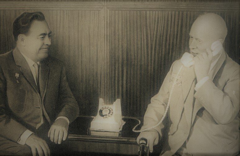 Брежнев, председатель КГБ Семичастный