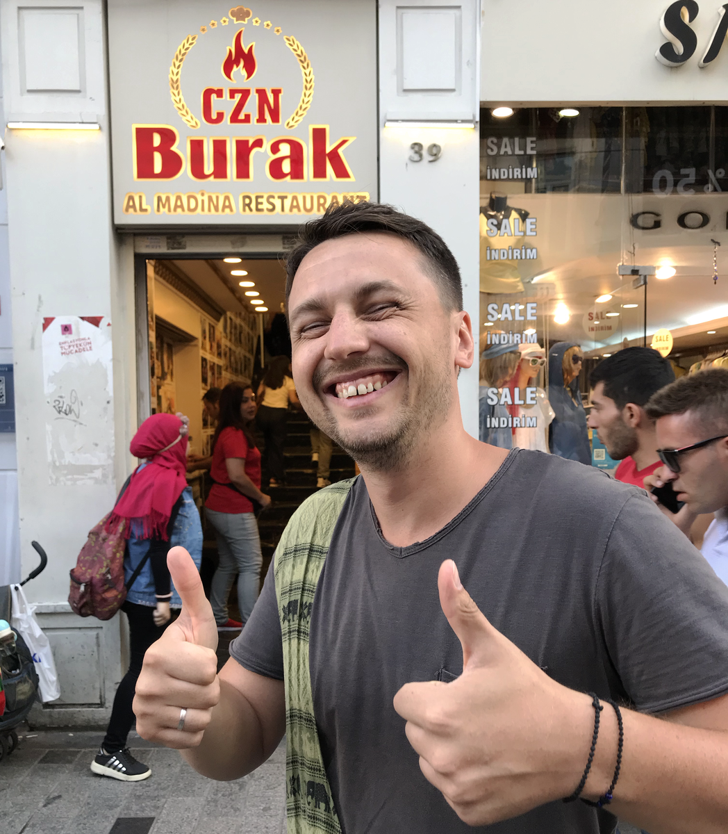 Референс ко всемирно известному турецкому ресторатору. IG @cznburak