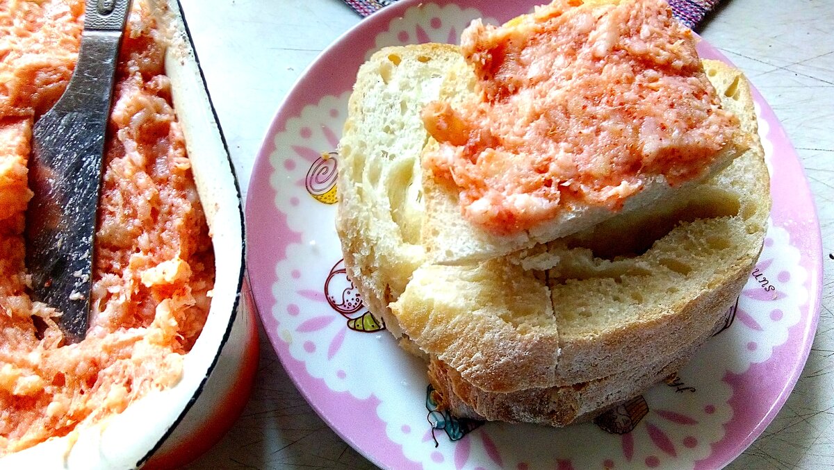 хлебушек домашний, делаю  по субботам: на неделю 2 буханки