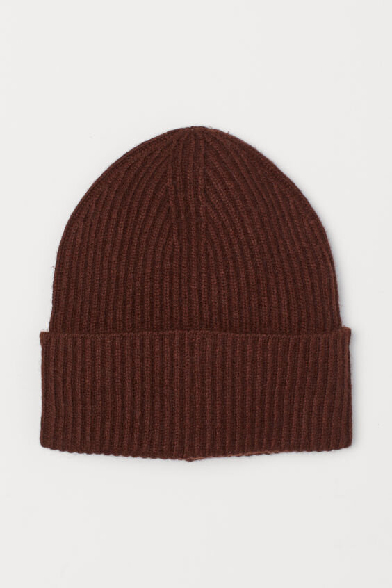 Шапка рельефной вязки: 699 руб.