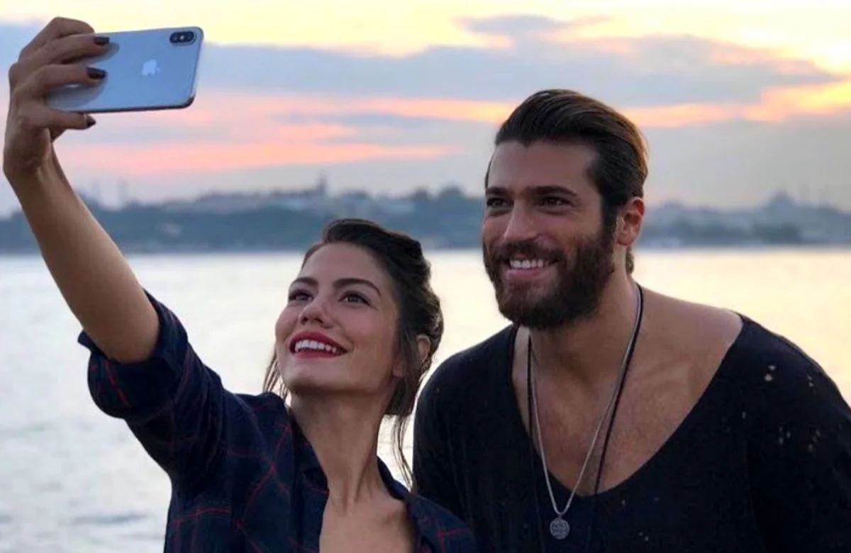 кен яман актёр. турецкие сериалы 2022 ранняя пташка. джан яман мистер ошибка. кан яман турецкий актер. турецкий сериал с жан яман.