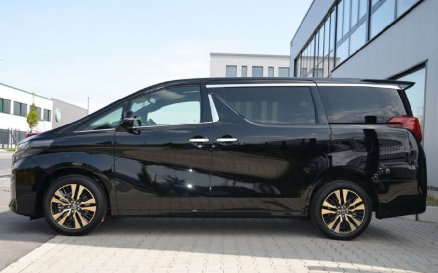 РњРёРЅРёРІСЌРЅ Toyota Granace 2011