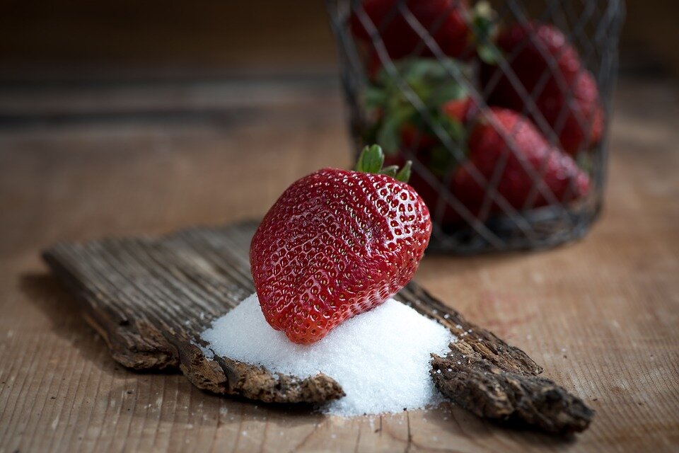 https://cdn.pixabay.com/photo/2016/05/17/14/22/strawberries-1398159_960_720.jpg