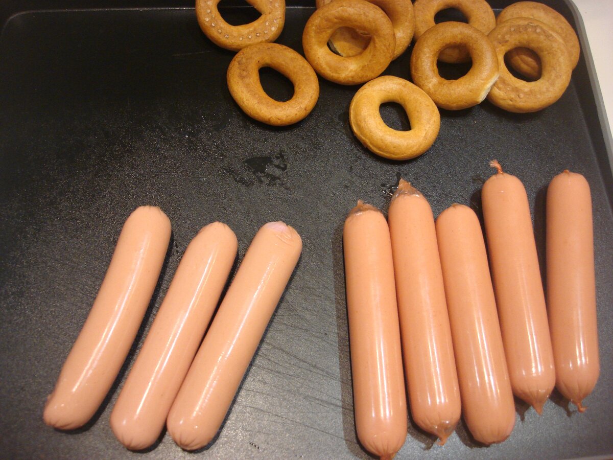 Фото сделано автором (сушки и сосиски)