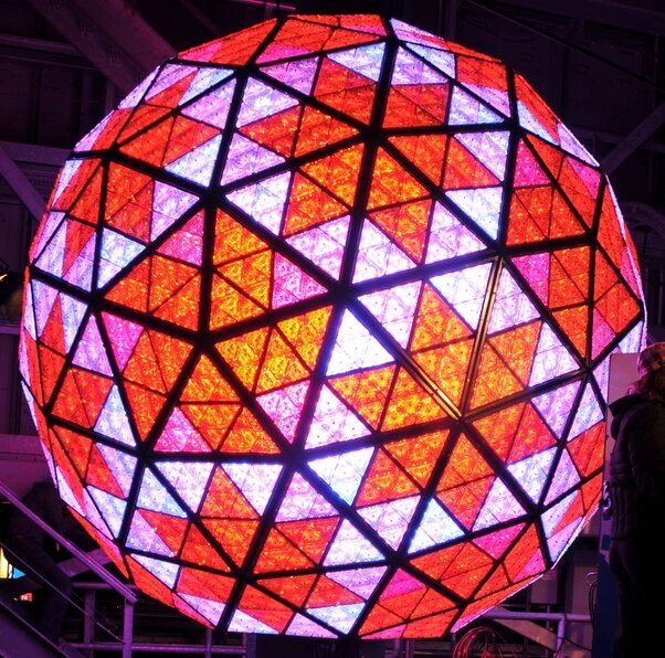 Новогодний Шар в Нью Йорке и здание One times Square