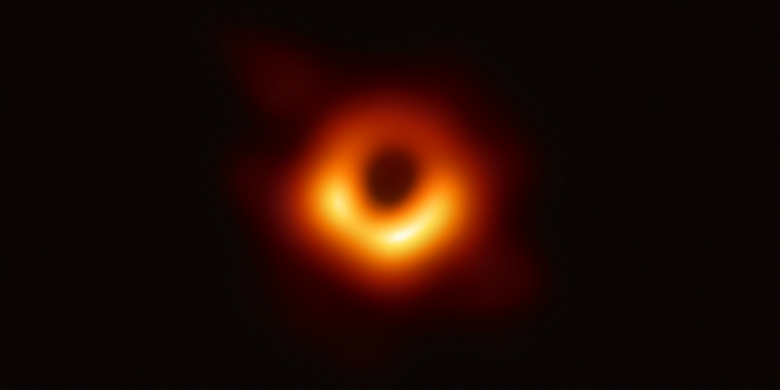 Реальная фотография черной дыры