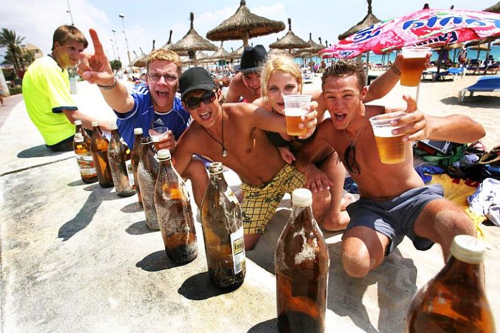 Туристы в Турции. Источник: Яндекс. картинки.