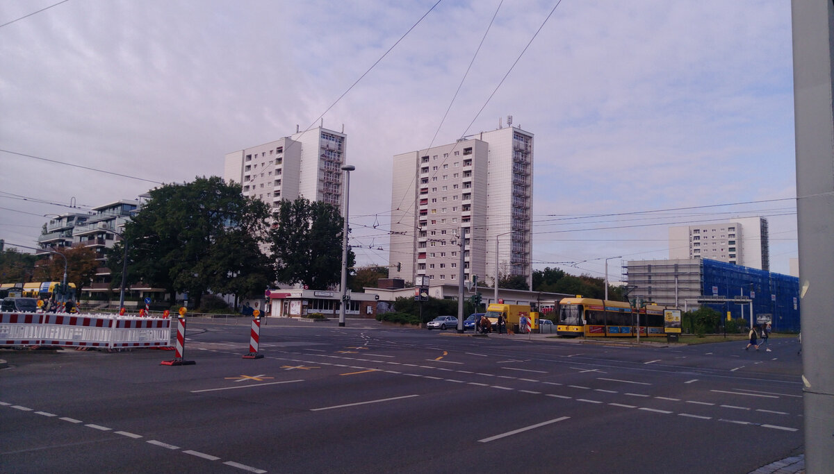 По пути к зоопарку от хостела