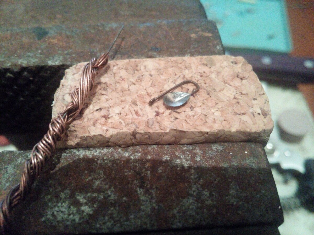 вот такой крючок использую очень маленький