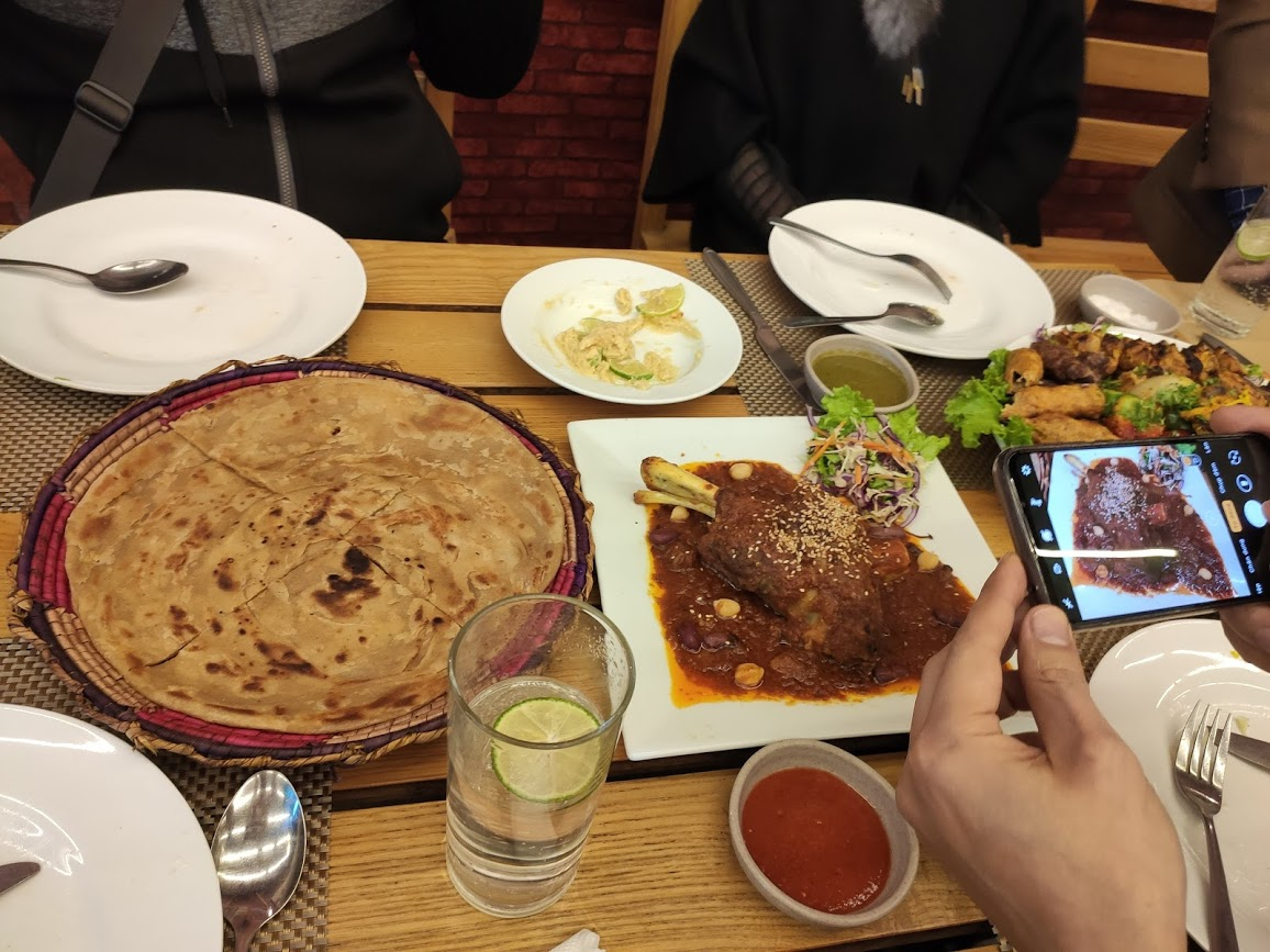 Лепешка, индейка (если не ошибаюсь) и это только часть.