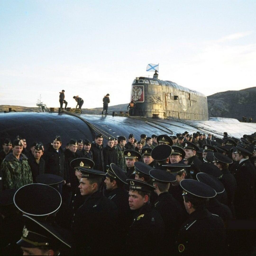 Как поднимали курск со дна моря
