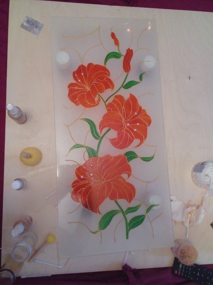 витражный рисунок на стекле