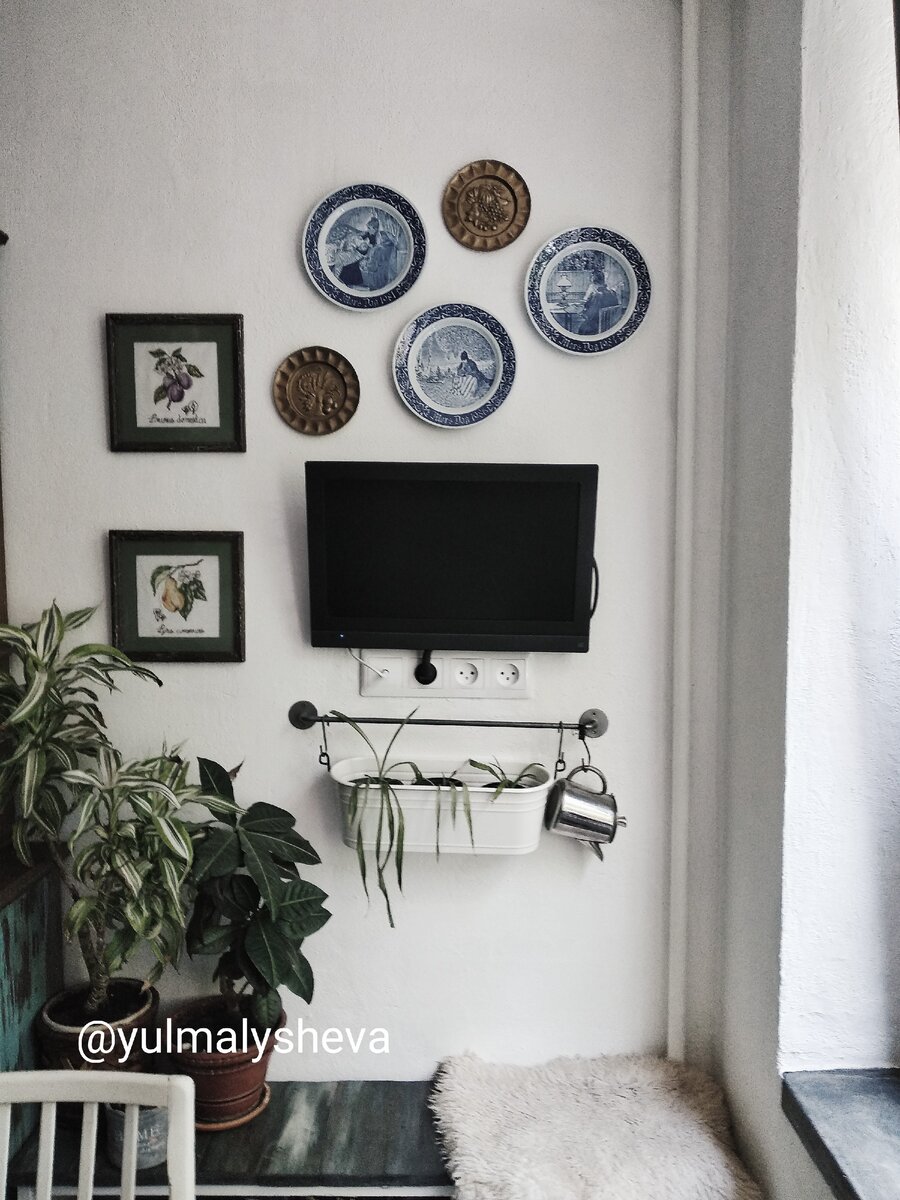 Белые стены на кухне, на мой взгляд, очень практичный вариант