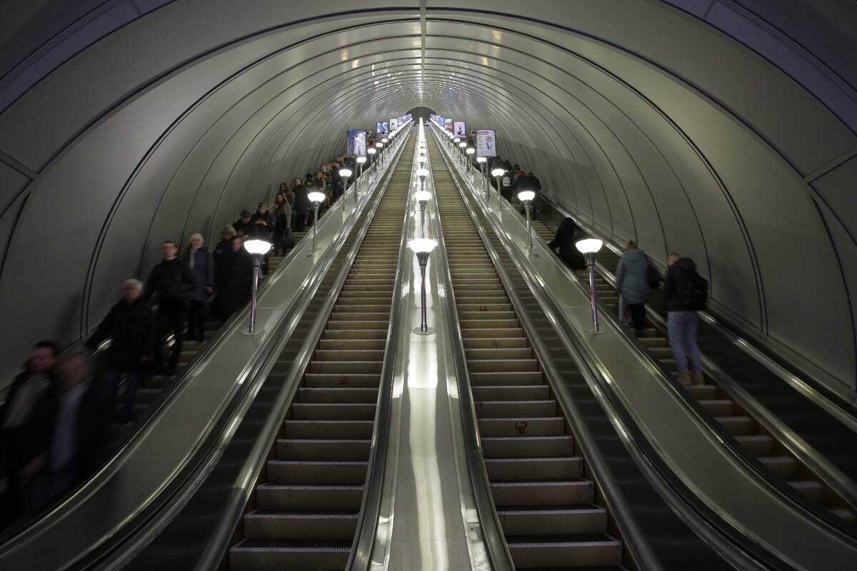 Эскалатор метро СПБ