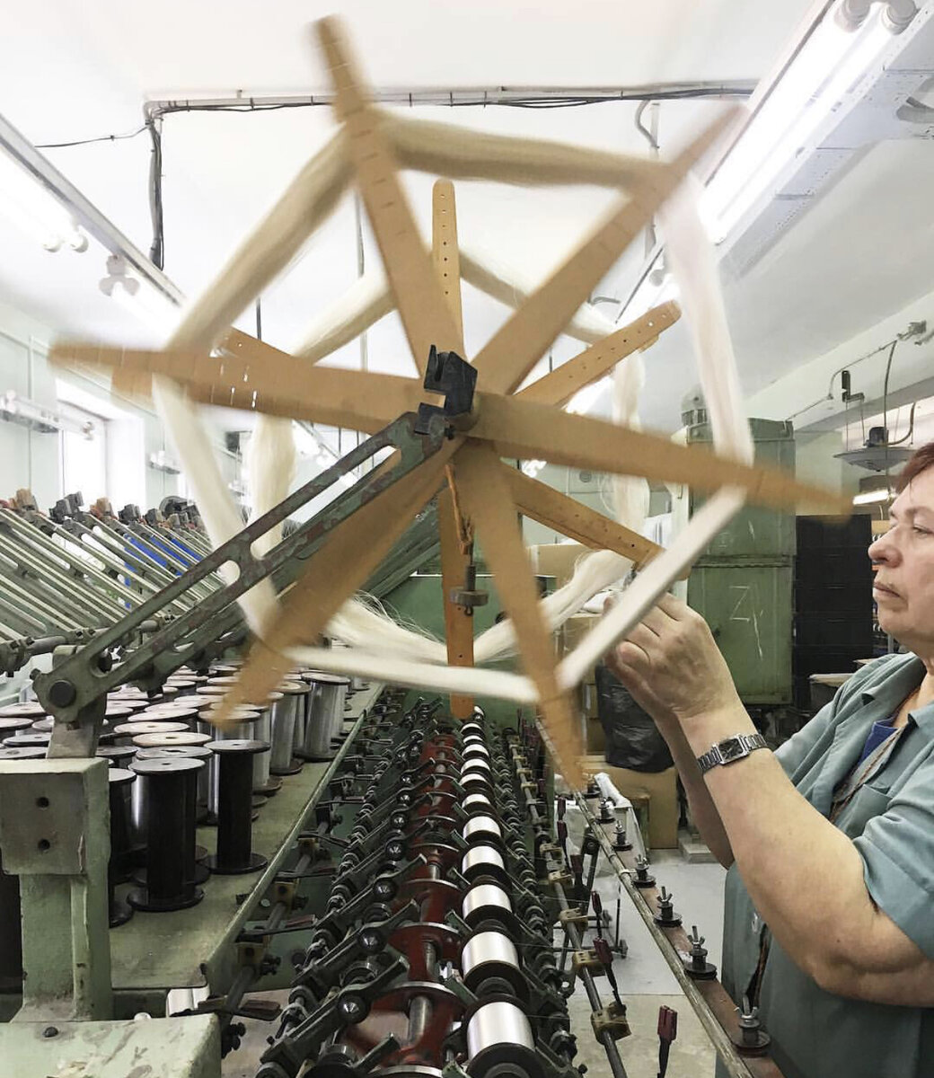 Процесс создания ткани Jacquard de Moscou. Листайте галерею!