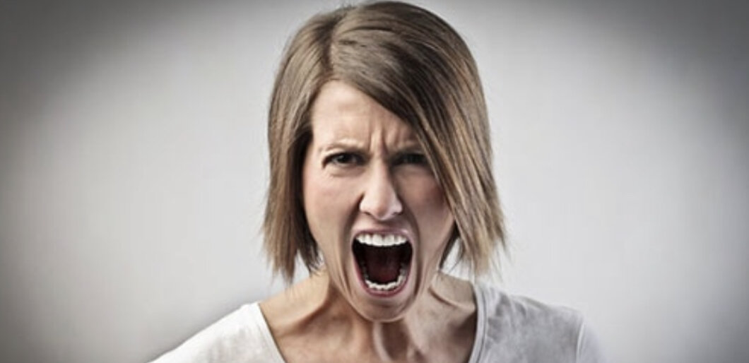 А ну ка, живо отдавай все билеты!!! 