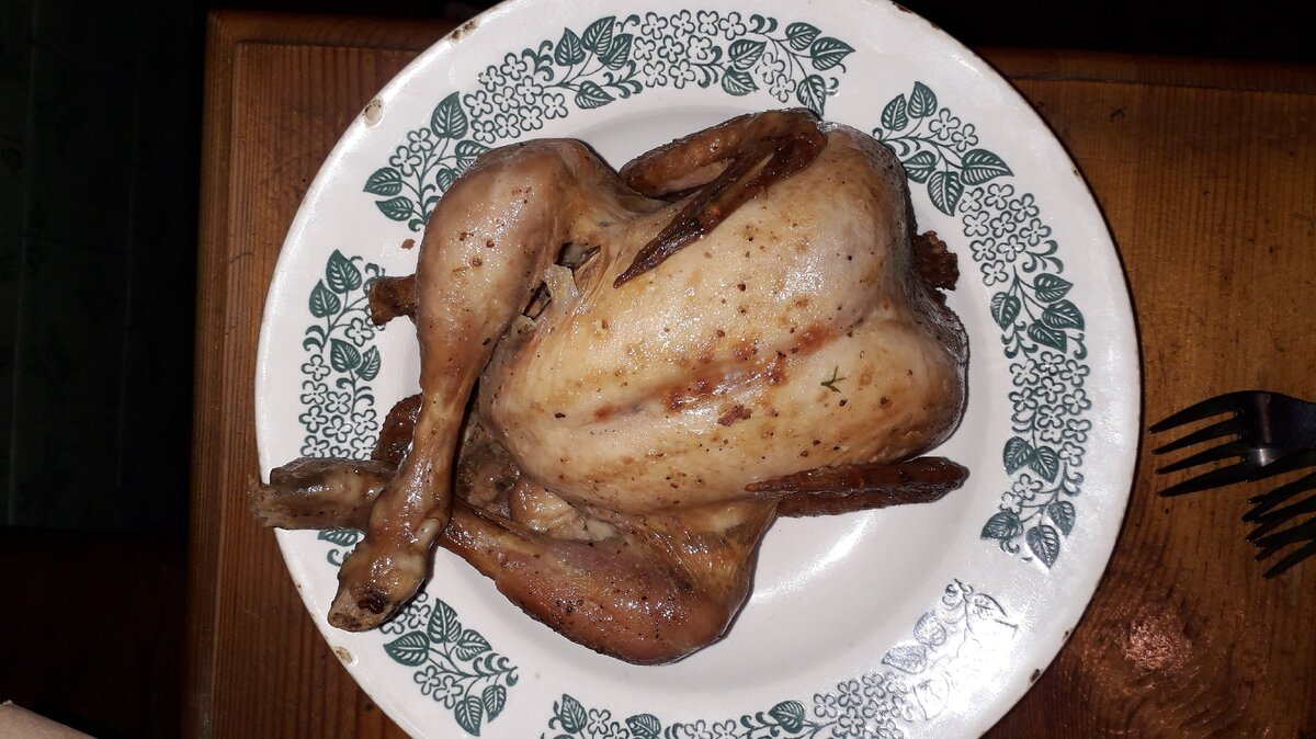 Иногда покупаем готового цыплёнка на гриле