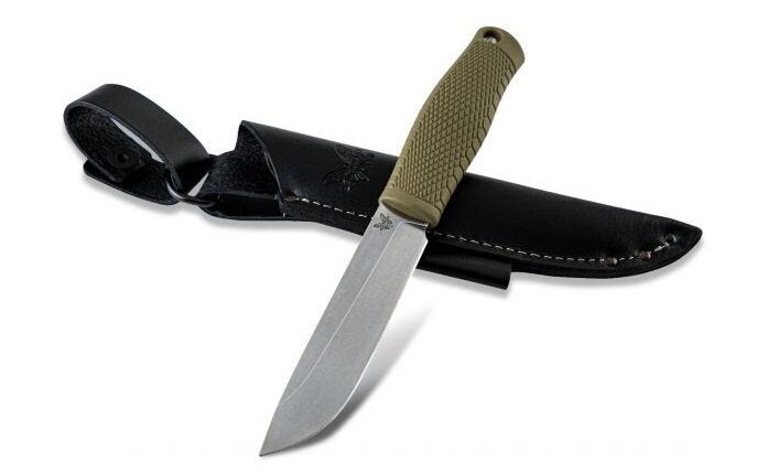 Benchamde LEUKU. Марка стали: CPM-3V (60-62HRC); Длина клинка: 13.1 cм; Толщина клинка: 3.55 мм; Длина ножа:24.6 см; Вес: 150 г. Вес ножен 86 г. Толщина рукояти 20.3 мм.