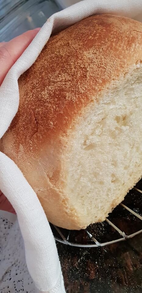 Очень вкусный и воздушный хлеь в духовке.