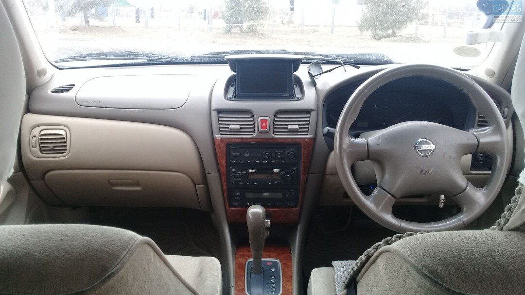 Салон Nissan Bluebird Sylphy G10