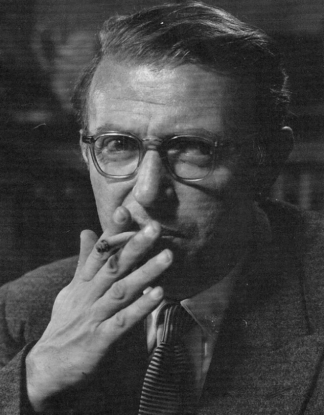 Сартр отказался от Нобелевской премии по литературе.