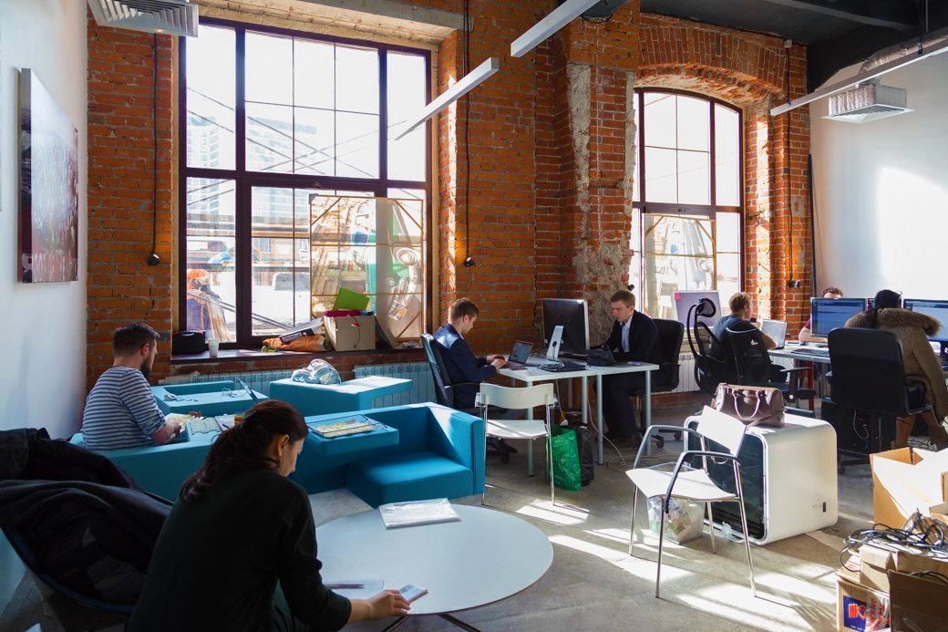 Коворкинг "Ключ" в Москве. Одно время стиль "лофт" был популярен в коворкингах. 