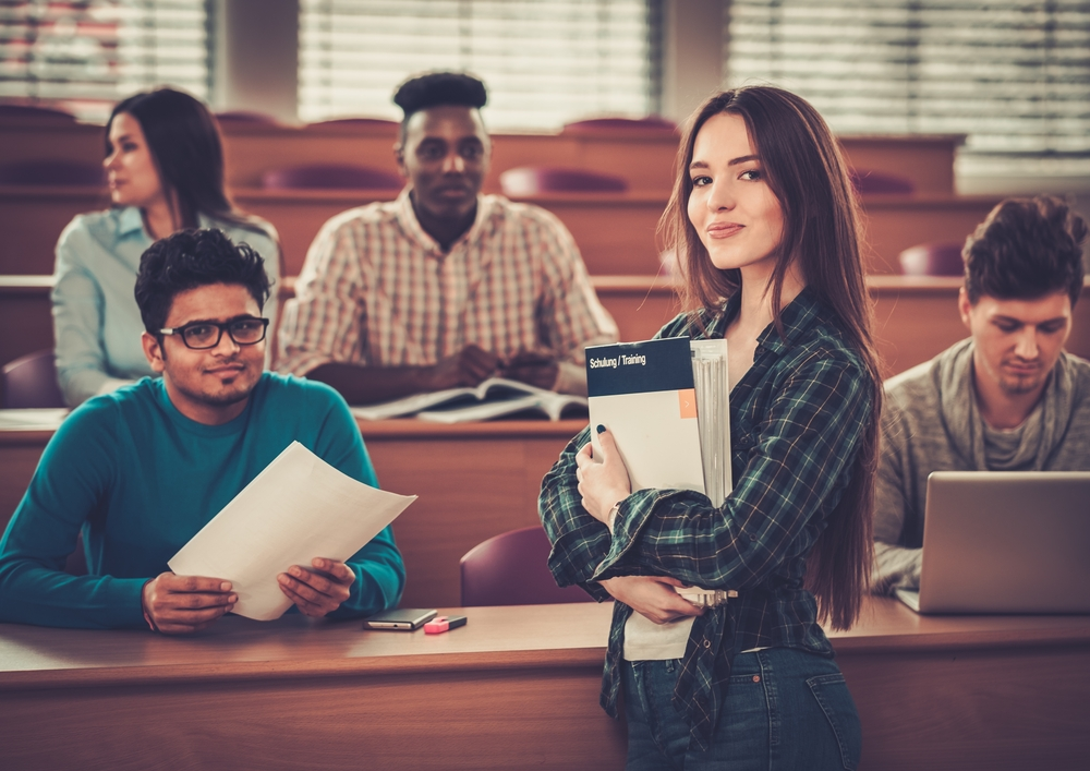 Year of study. Студенты. Студенты США. Учеба в университете. Красивый студент.