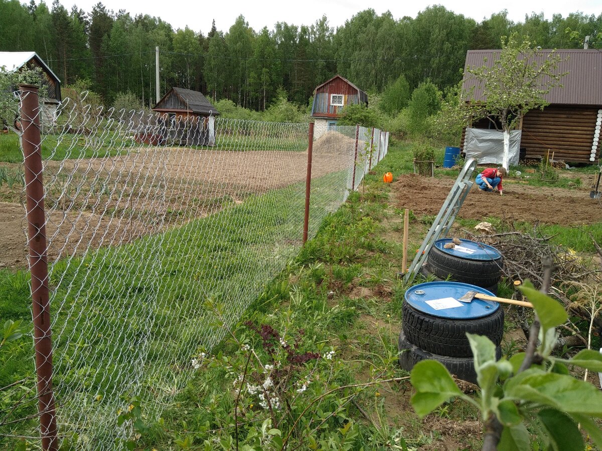 одна сторона забора