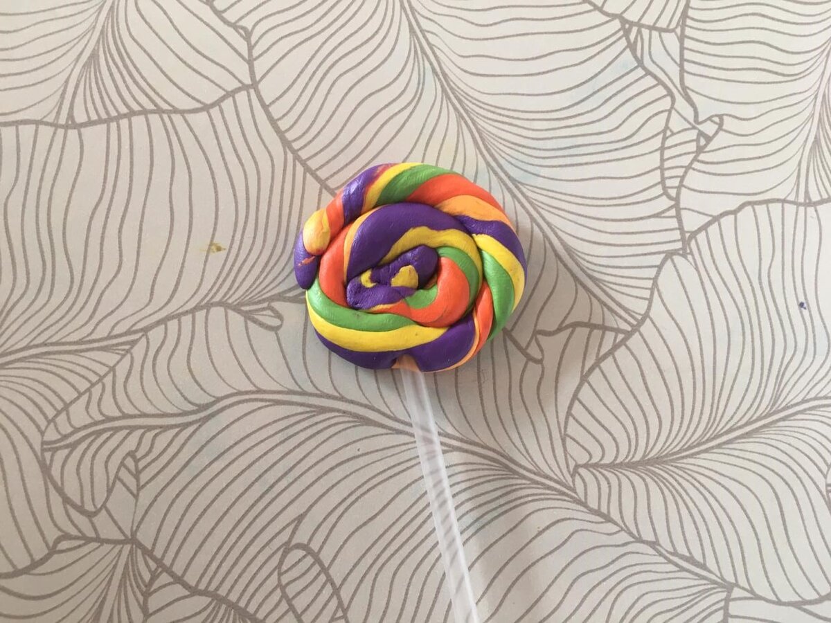 Конфета из пластилина