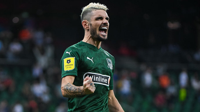 Рами Кабелла в составе "Краснодара".
Источник:https://s-cdn.sportbox.ru/images/styles/690_388/fp_fotos/be/e1/3a918755af01f9864fb9313df128e0d25f6f0cd7ad51a330271442.jpg