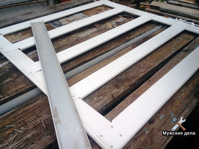 Раму собирал из б/у металлических профилей на заклепки