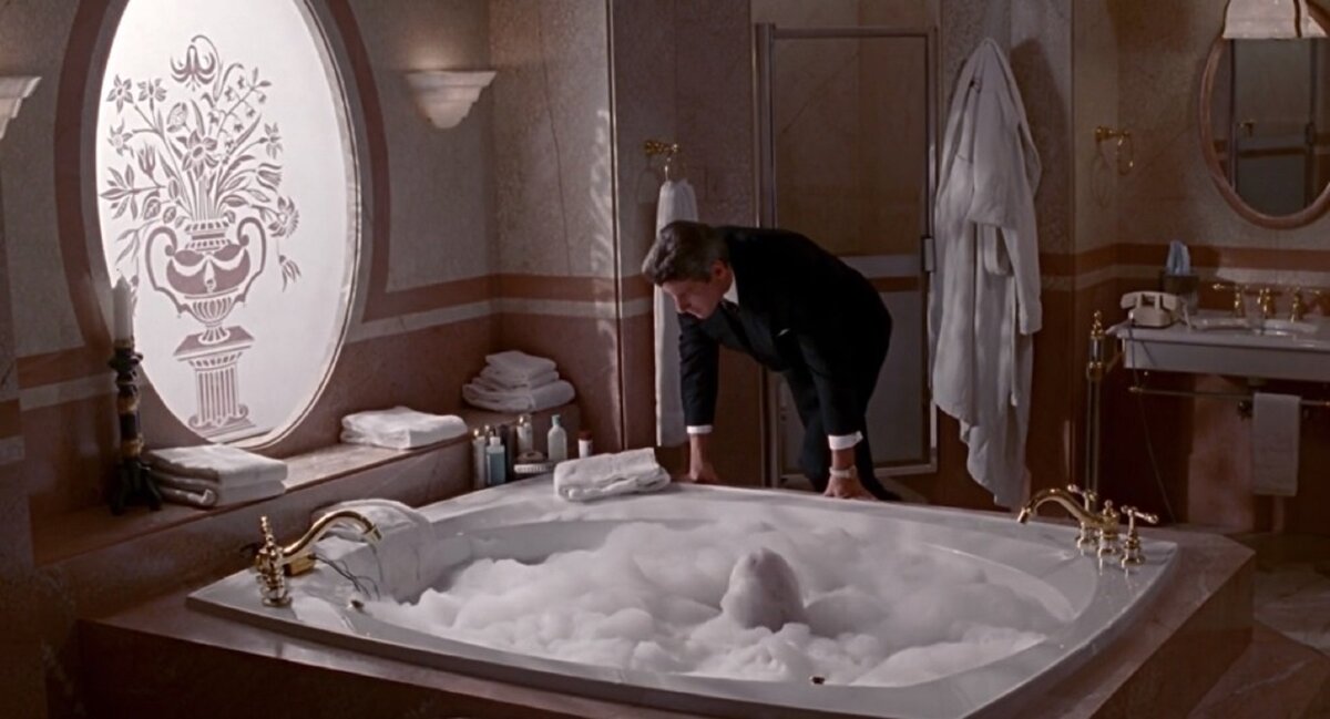 солтберн сцена в ванной какая минута. солтберн сцена в ванной какая минута. марк марголис фонтан. чендлер и моника ванна. ричард гир и джулия робертс красотка в ванной.
