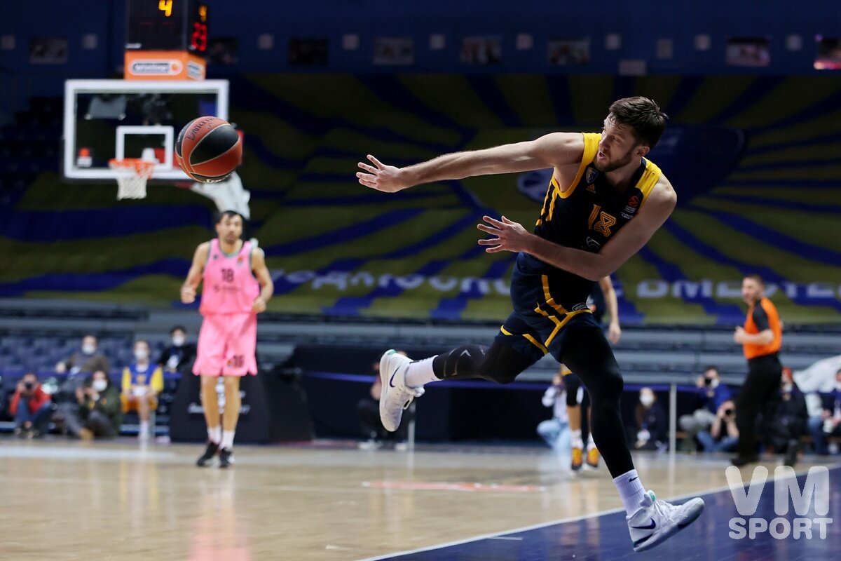 Главные новости спорта в мире дзен. Эйси Эрл баскетболист УНИКС. Мацей лампе баскетболист Химки.