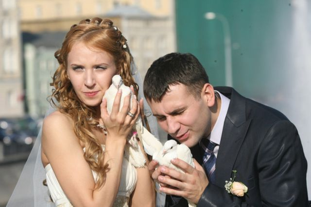 Муж и жена после свадьбы.