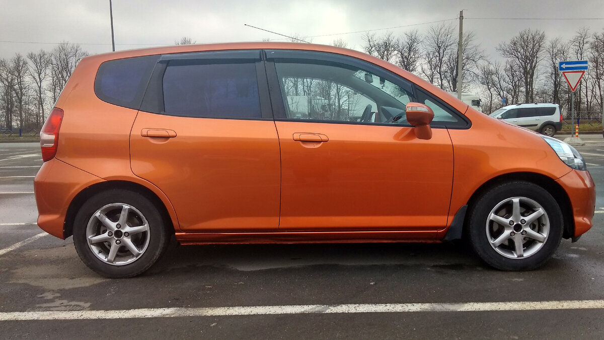 Хонда Джаз 2007 года, Выглядит как новая.