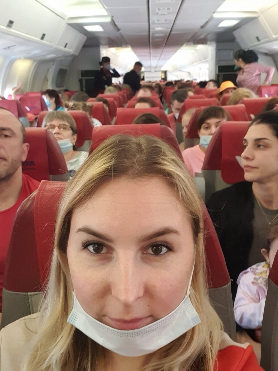 В самолете перед полетом в Каир
