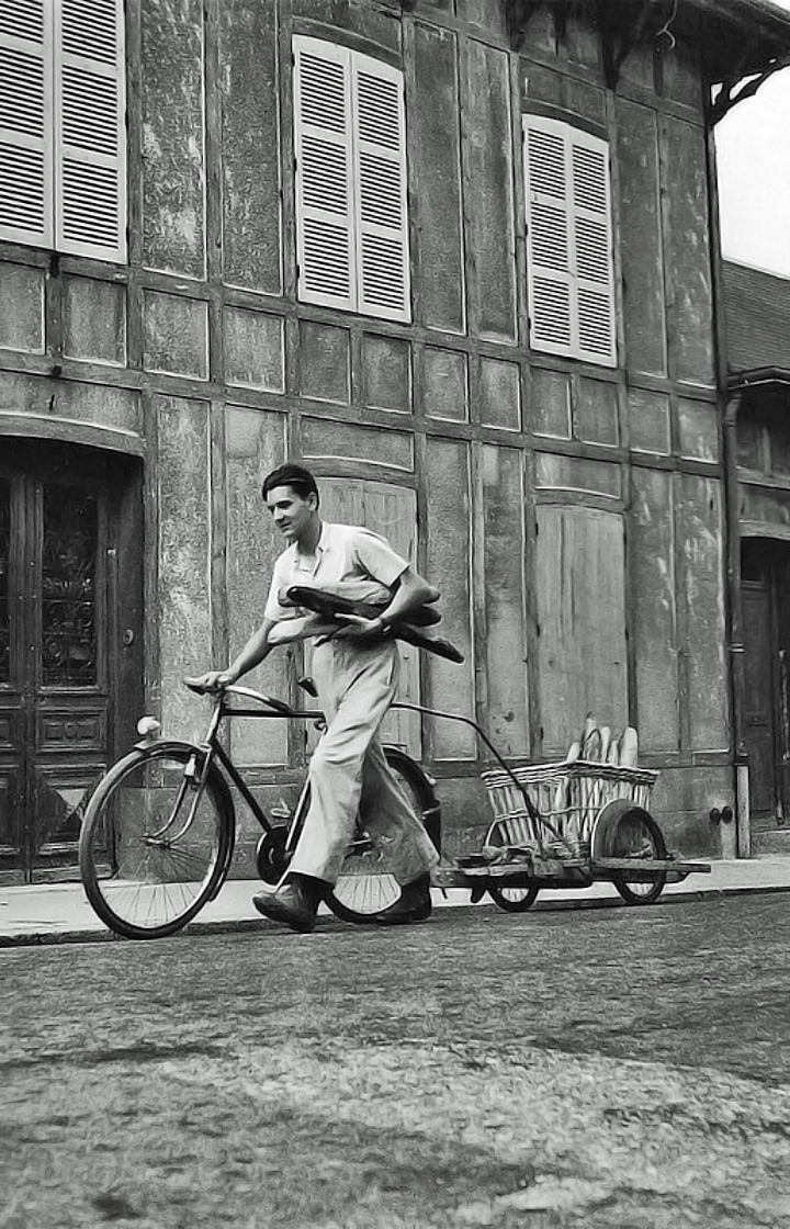 Фотограф Поль Альмази "Развозчик хлеба" , 1950е годы.